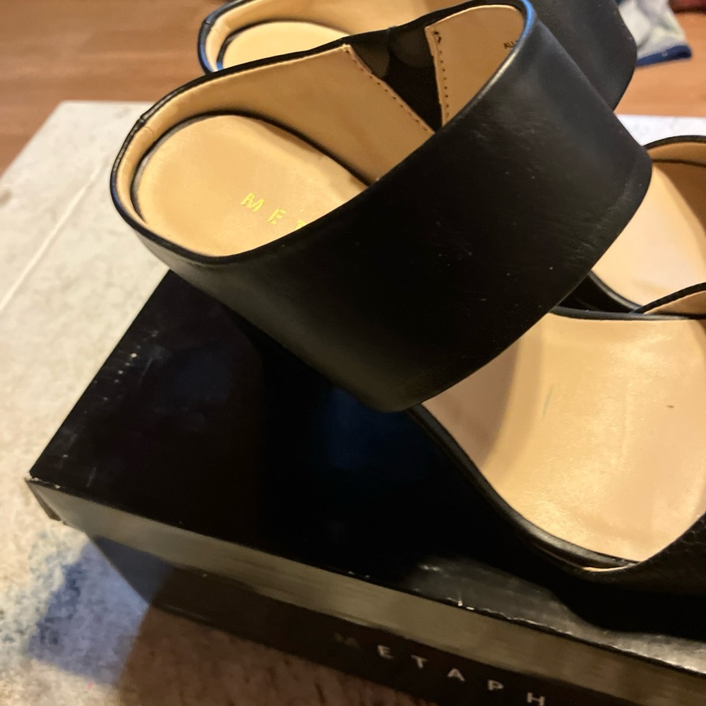Metaphor Black Textured Leather Open-Toe Mules - Picture 7 of 8